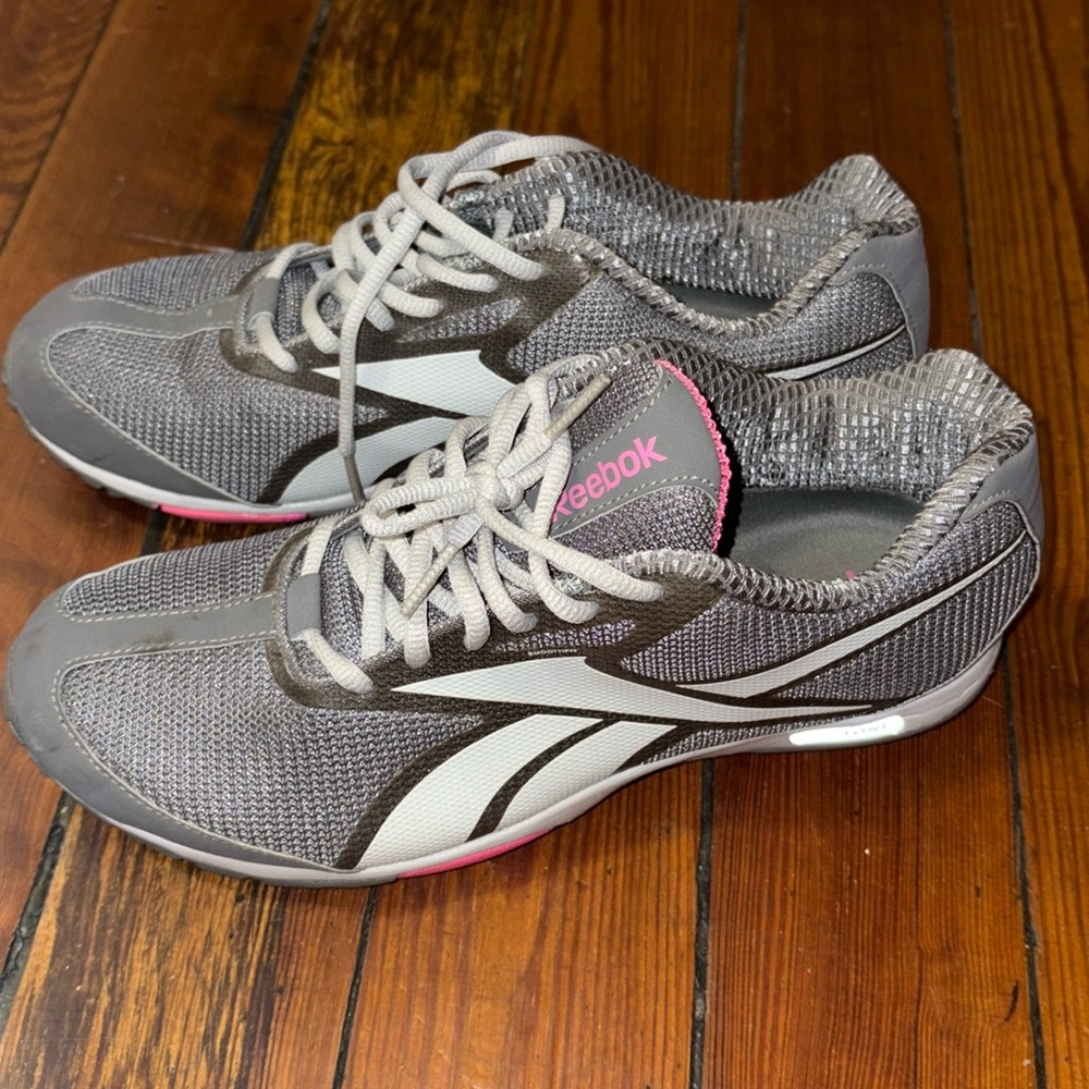 Reebok Slim Tone Smooth Fit Size 7 Grey Pink Mesh Shoes